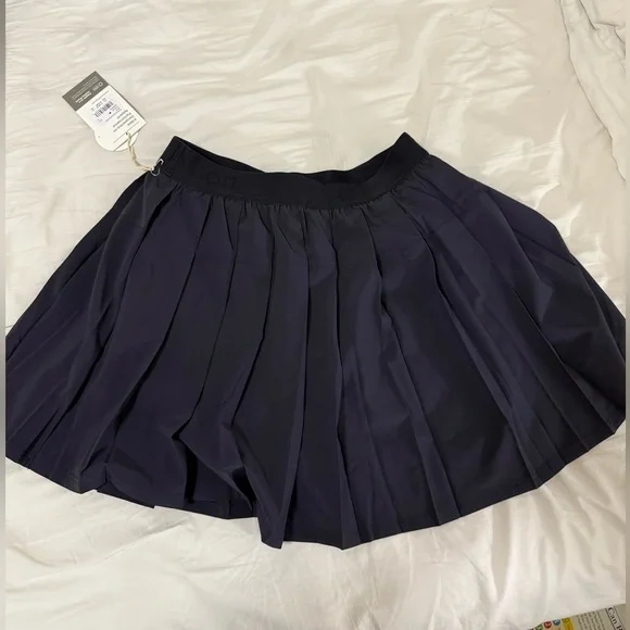 NWT Vuori Elevate Clementine Pleated Mini skirt in black size S - Picture 4 of 4
